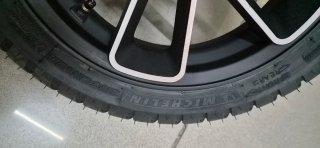 Llantas sip  y neumáticos michelin Vespa GTS