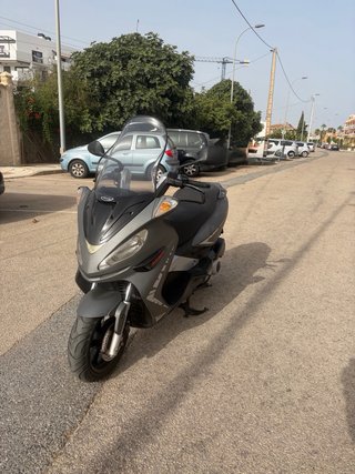Malaguti Madison RS250 Gris km24600 impecable!