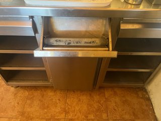 Mueble Cafetero Inox con Estantes CORECO