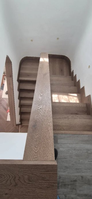 Forrado de escaleras de madera