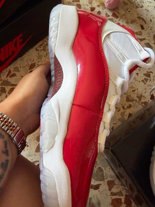 Zapatillas Jordan 11 Rojas y Blancas