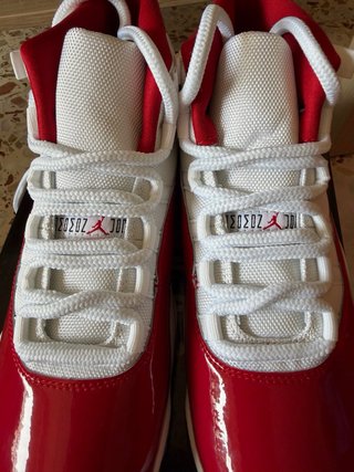 Zapatillas Jordan 11 Rojas y Blancas