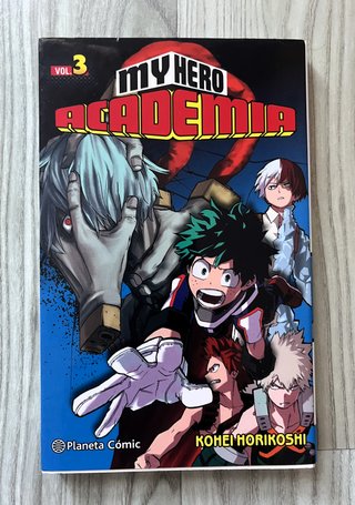 LIBRO MY HERO ACADEMIA