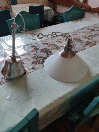 Lámparas colgantes de metal y cristal