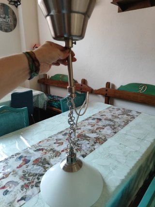 Lámparas colgantes de metal y cristal