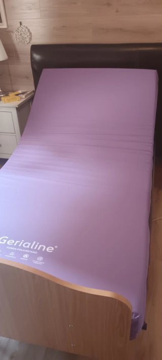 Cama articulada de madera