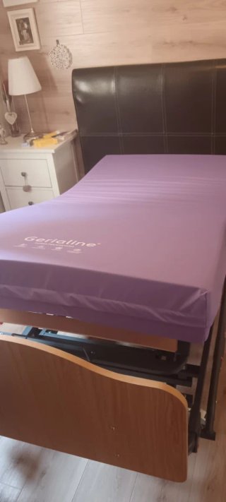 Cama articulada de madera