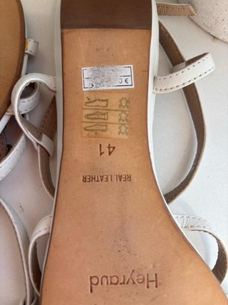 Sandalias de piel blancas y doradas Heyraud