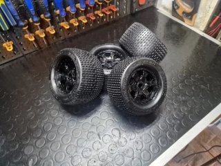 Set 4 gomme 1/8