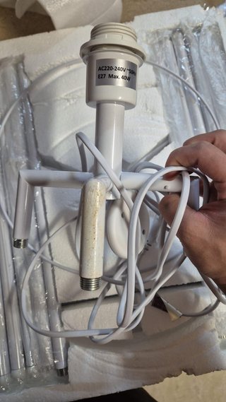 Lámpara de Pie Trípode de Metal Casquillo E27 Tara