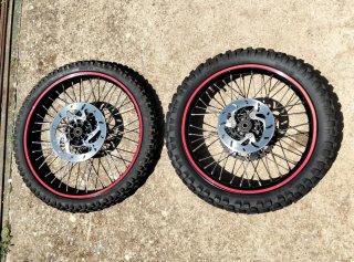Rieju Supermotard Negra y Roja