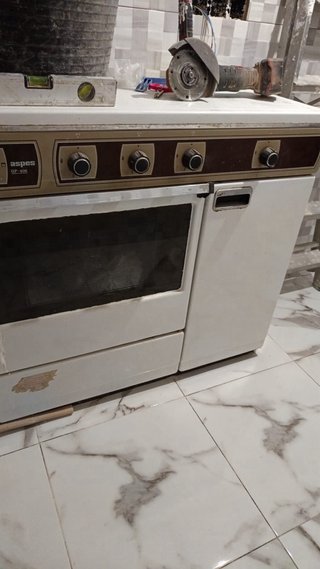 Cocina de gas Aspes con horno