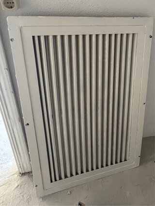 Rejilla metálica de ventilación