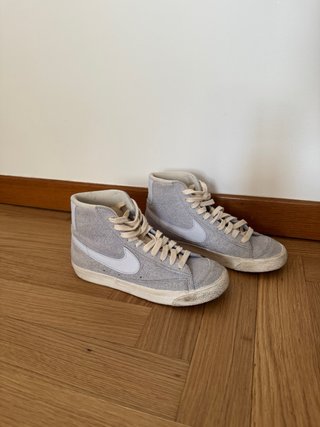 Nike Blazer Mid '77 Grigie e Bianche