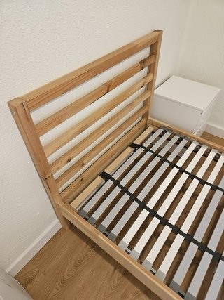 Cama individual de madera Ikea
