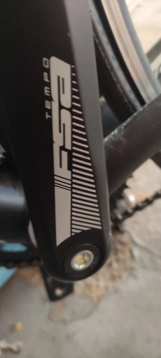 Bicicleta de carretera negra