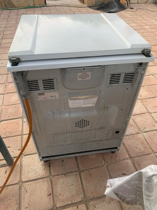 Cocina de gas butano blanca
