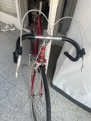 Bicicleta de carretera rosa