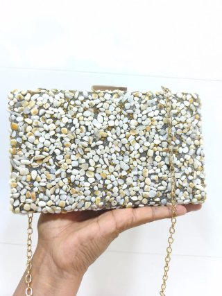 Bolso de fiesta clutch pedrería dorado