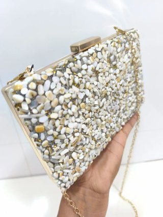 Bolso de fiesta clutch pedrería dorado