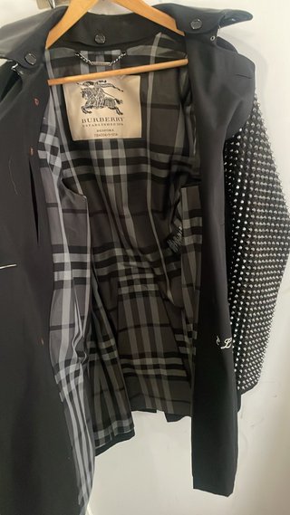 Trench Burberry Prorsum tachuelas cuero