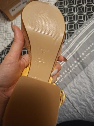 Sandalias de tacón Oveja Negra doradas talla 37