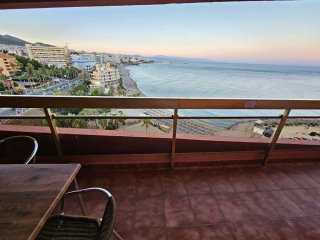 Apartamento en Benalmádena 1ª línea playa.