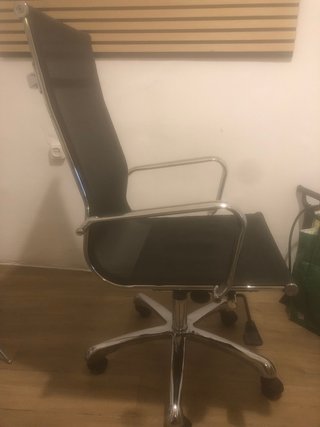 Silla de oficina con ruedas y regulable