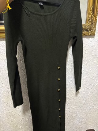 Vestido verde  botones dorados