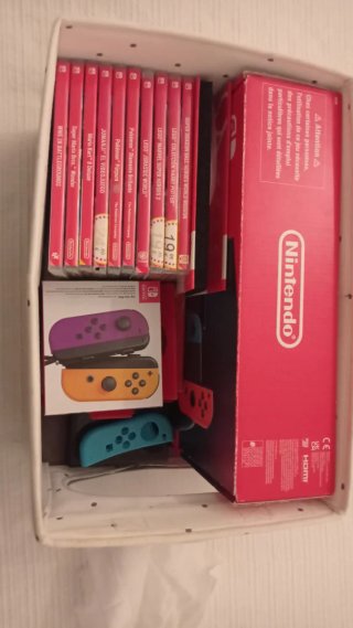 Nintendo Switch Morado y Amarillo