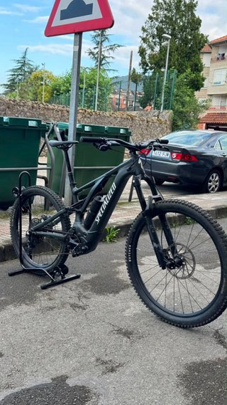 Bicicleta eléctrica Specialized Montaña.