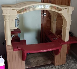 Casa infantil grande exterior. Venta en persona