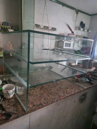 Escaparate de cristal para bar
