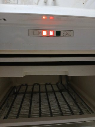 Congelador vertical Saivod bajo encimera