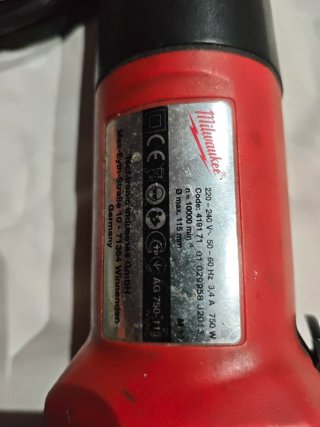 Amoladora Radial Milwaukee Pequeña.