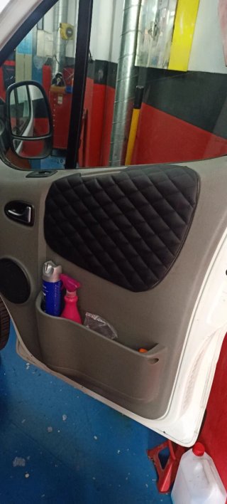 Tapicería para techo y puertas de coches