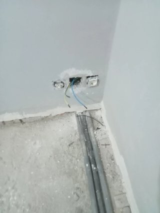Trabajo de electricidad y reformas pintura suelo
