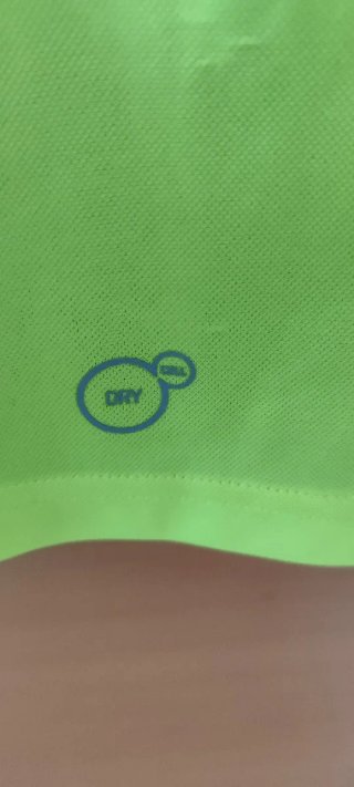 Camiseta deportiva Puma dry cell verde y negra
