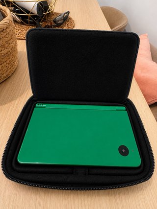 Nintendo DSi XL Verde + Pokémon Platino + 9 Juegos