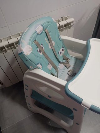 Trona convertible en silla y mesa infantil