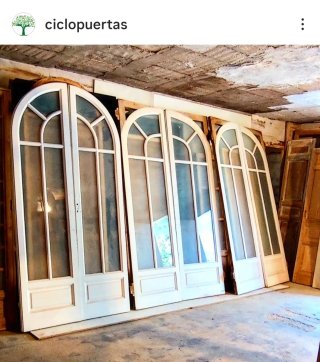 PUERTAS ANTIGUAS Y CARPINTERÍA DE MADERA MACIZA