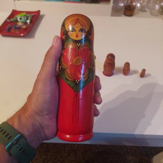 Matrioska de madera pintada a mano