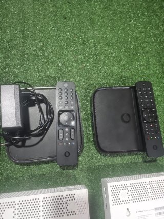 Lote 9 equipos Vodafone Routers + Decodificadores