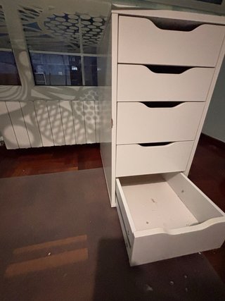 Mesa escritorio cristal Ikea con cajonera