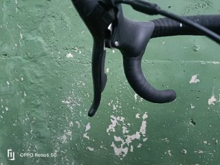 Bicicleta de carretera negra