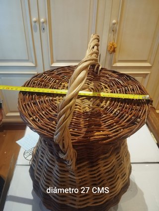 Cesta Caracolera Antigua de Mimbre con Tapa (44 cm