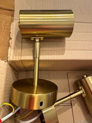 Aplique de pared metal oro mate