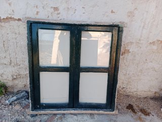Ventana antigua madera blanca