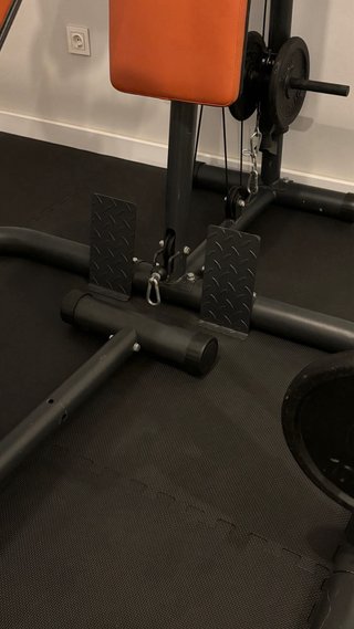 Máquina de gimnasio y Bicicleta estática