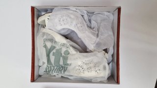 Zapatos de tacón blancos calados
